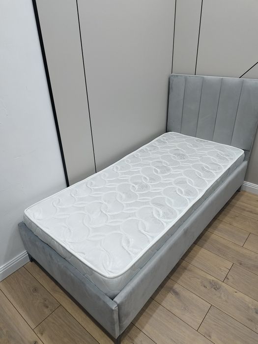 Продам кровать новая