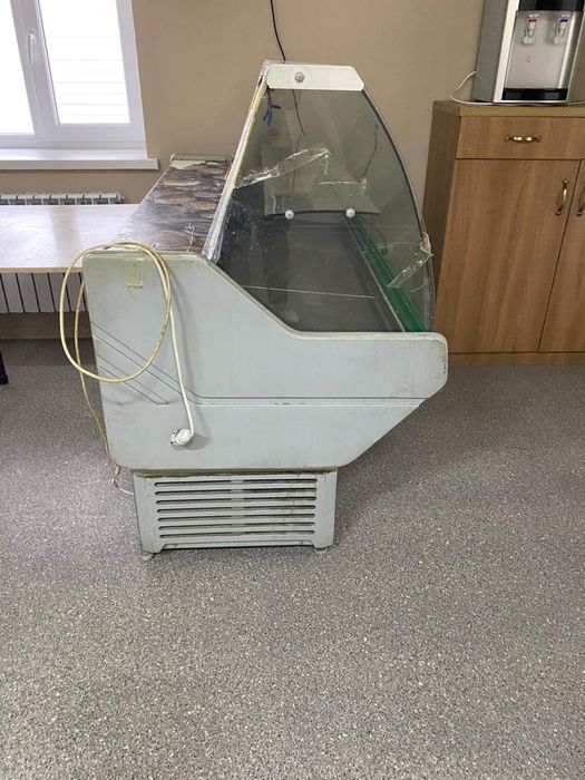 Стол с табуретками