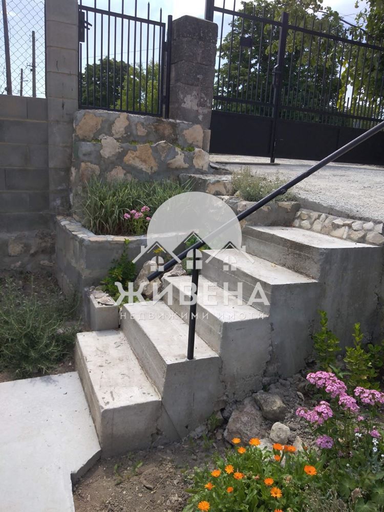 Продава обзаведена къща в с.Чернево, обл. Варна