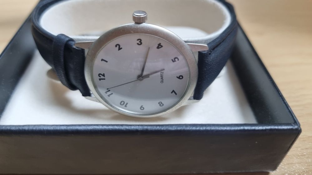 Мъжки часовник с кожена каишка от Addex Design