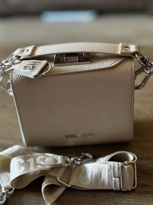 Чанти Armani e Steve Madden