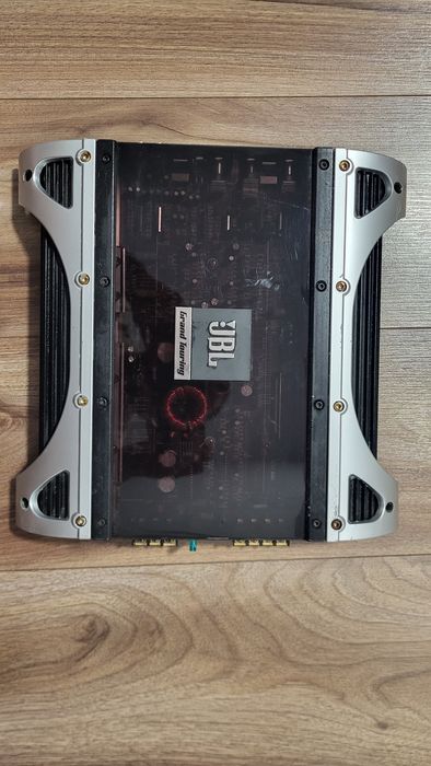 Jbl amplificator