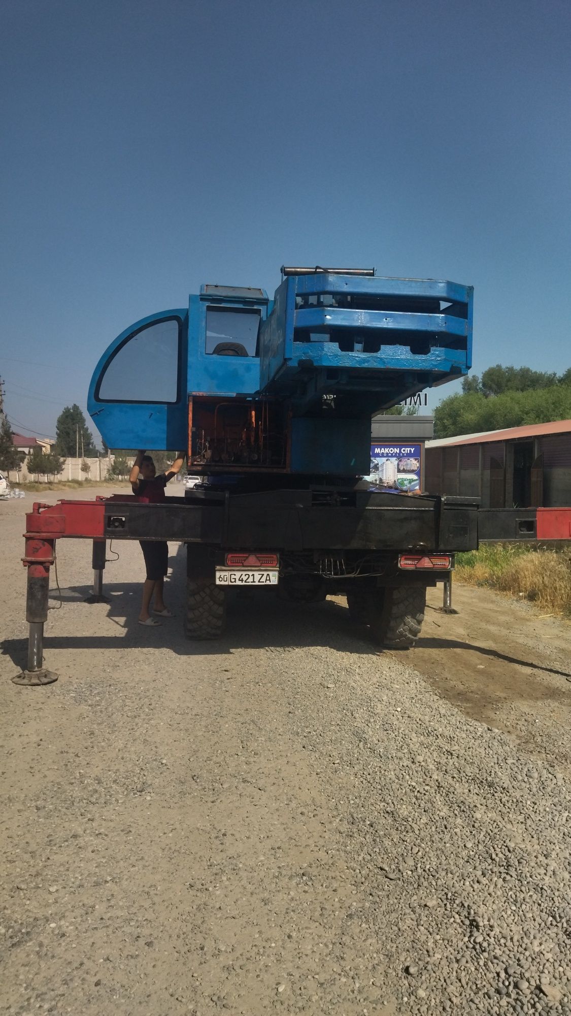 Автокран Урал 25 тон