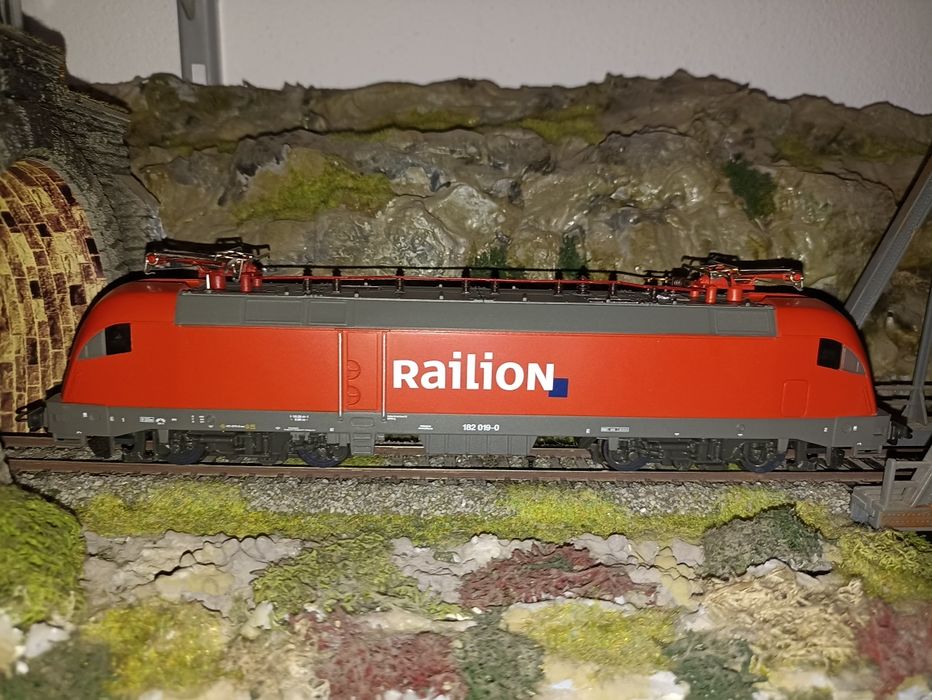 Locomotiva  piko railion trenulet electric scara HO