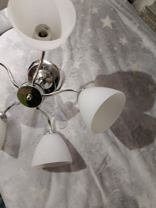 Продам шикарную Люстру