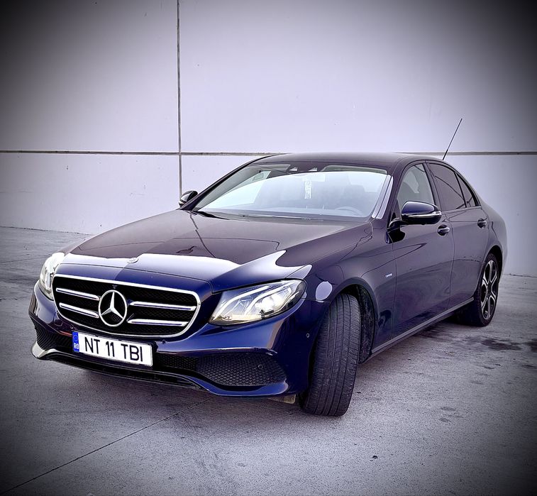 Mercedes-Benz E 300 E Plug-in Hybrid, 286 CP