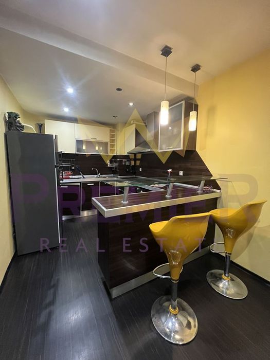 Дава се под наем Тристаен апартамент в Варна, Възраждане 1 - 108 кв.м за 484.5 € - Снимка #1