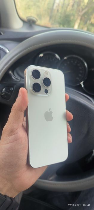 Продам iPhone 15 pro 256gb