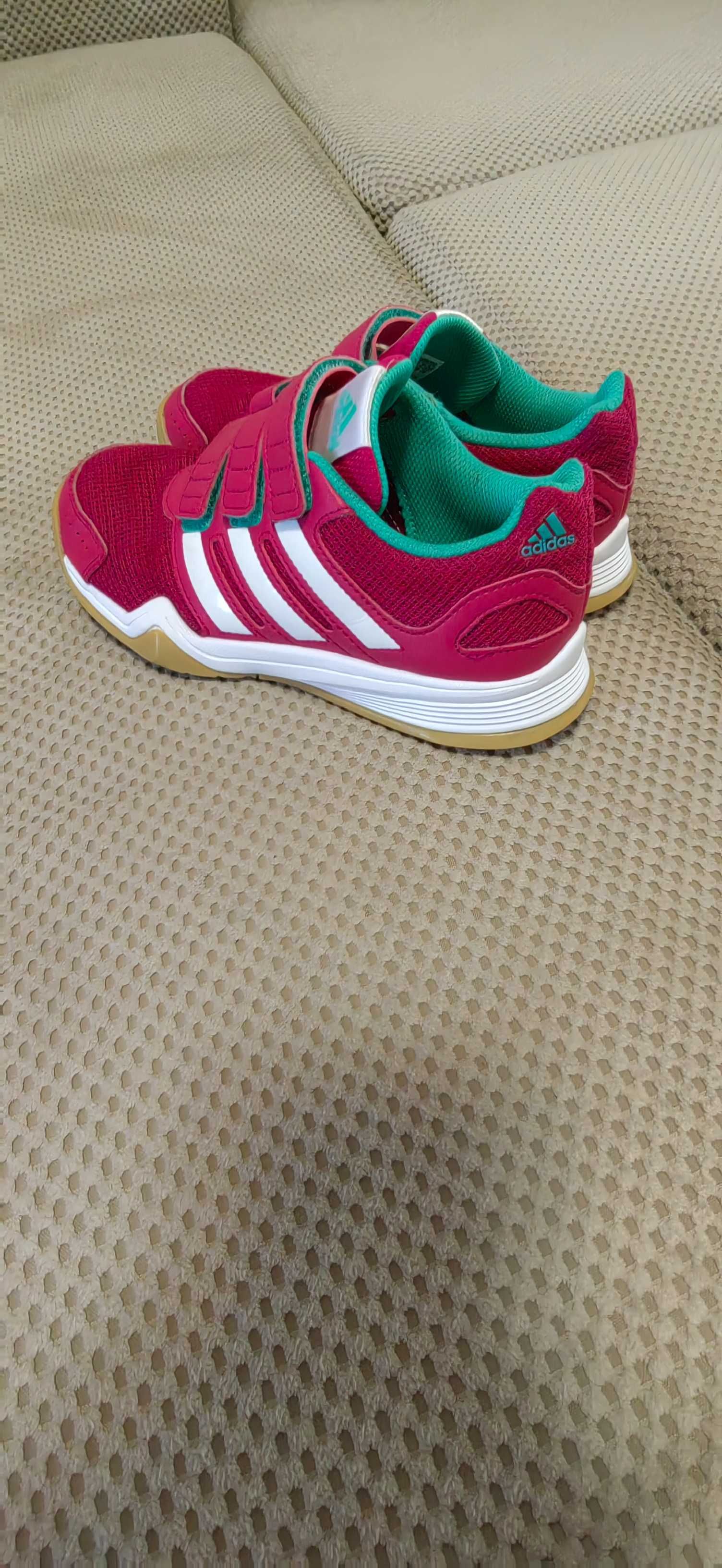Маратонки Adidas 34