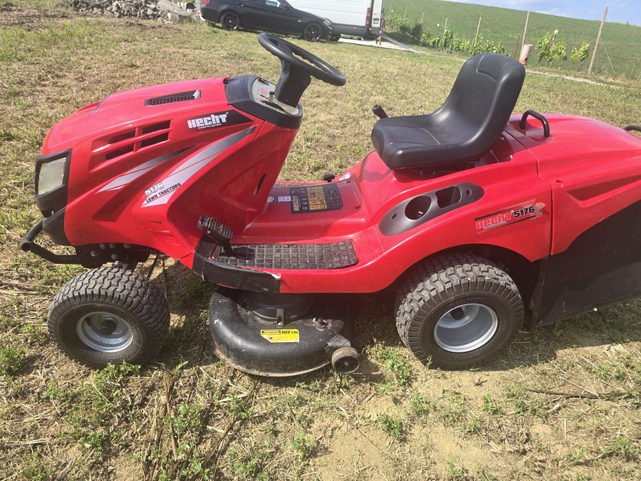 Tractoras de gazon iarba