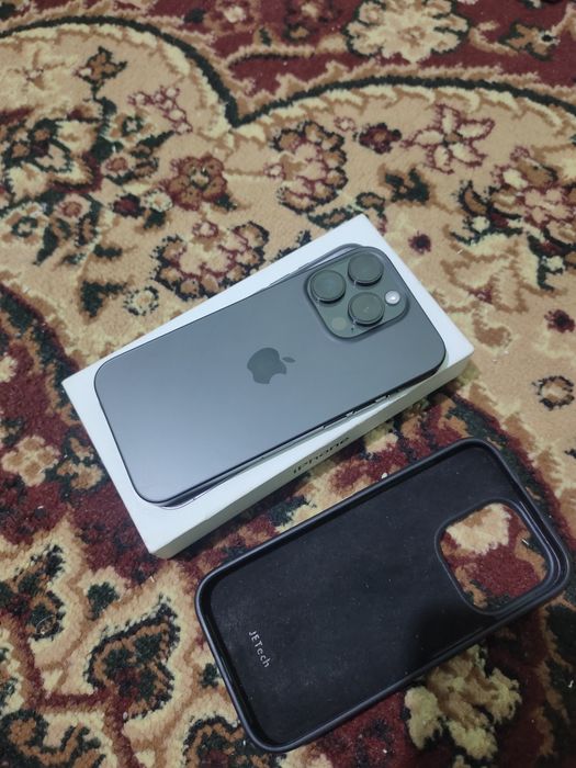 iPhone 15 pro black titanium. 100% battery