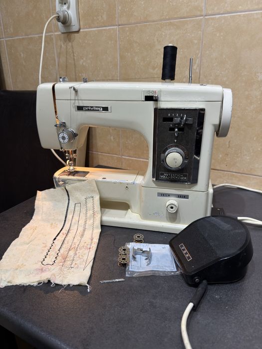 Masina de cusut festinat si butoniere PRIVILEG coase si la gros