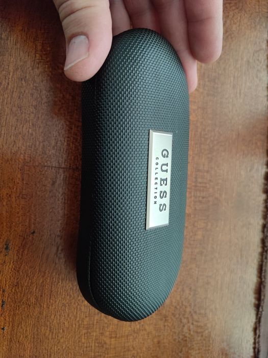 Carcasa ochelari Guess