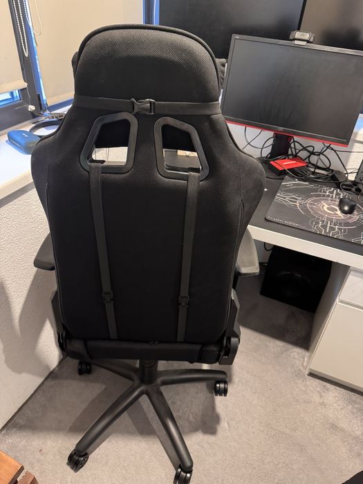 Scaun gaming 400 lei