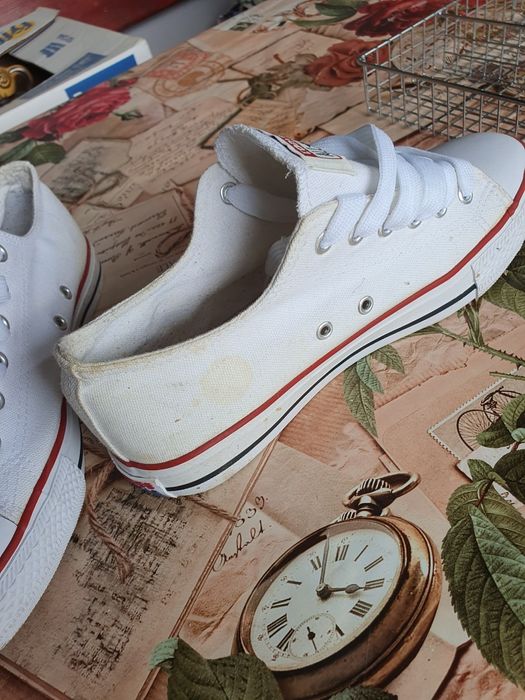 Teniși  converse