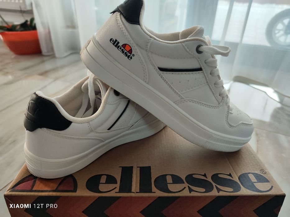 Adidași dama Ellesse