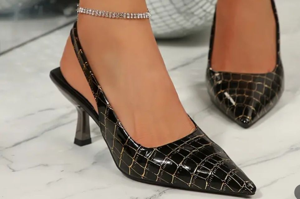 Pantofi stiletto nr 35, noi, in cutie