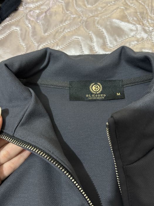 Продам новый спортивный-классика костюм