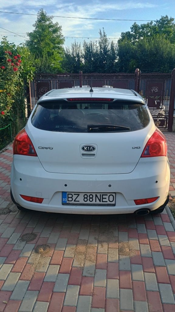 Autoturism KIA vând