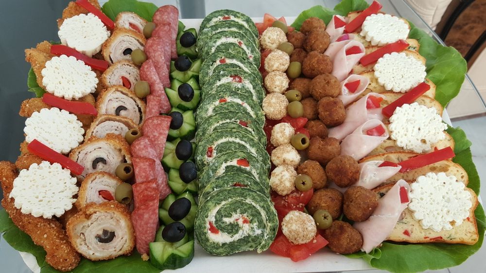 Aperitive reci, sărățele si cornulețe fragede de casă