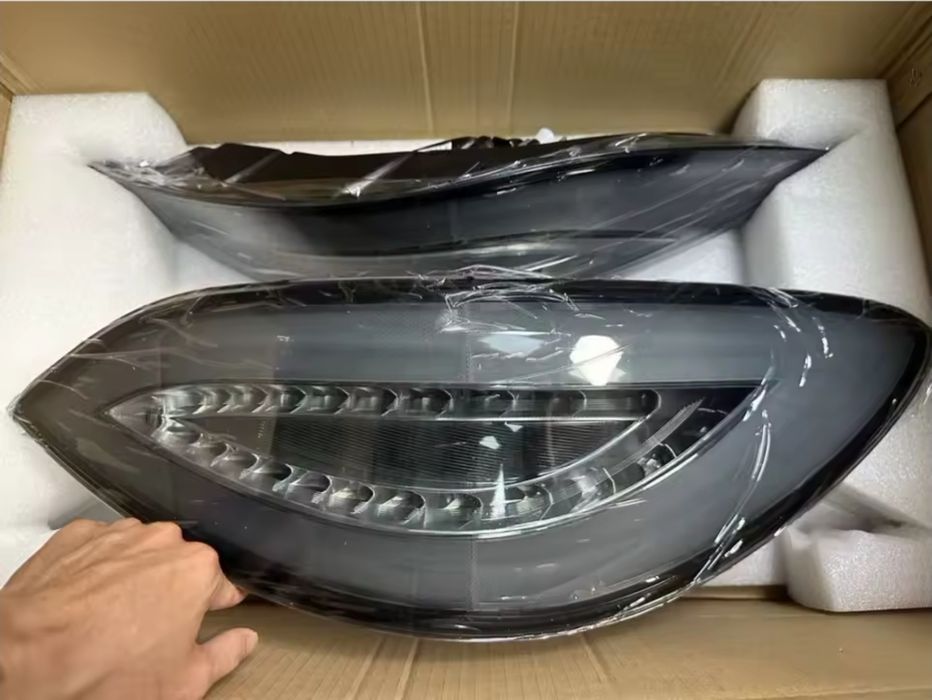 W218 C218 стопове ляв стоп десен стоп CLS Mercedes OLED опушени
