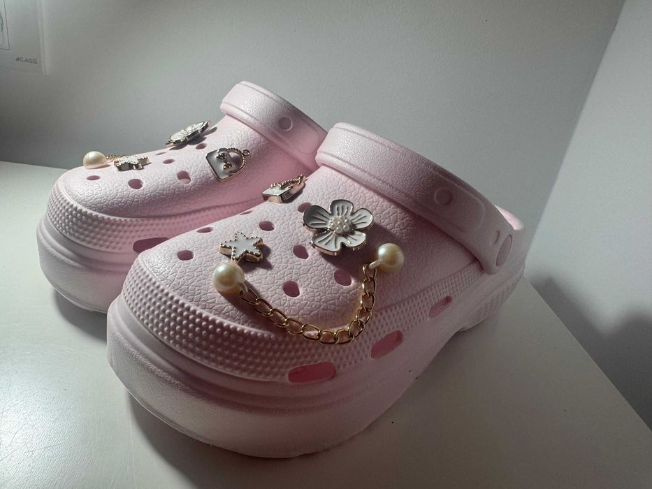 Crocs de vanzare diferite culori