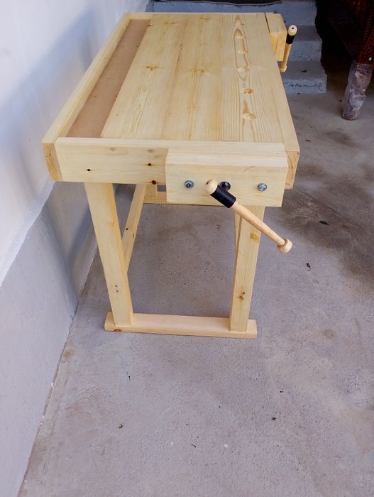 Верстак. столярный верстак. школьная верстак. деревянные верстак.