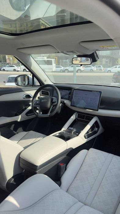 Yangi BYD Yuan Up 2025 rasmiy dilerdan kafolat bilan