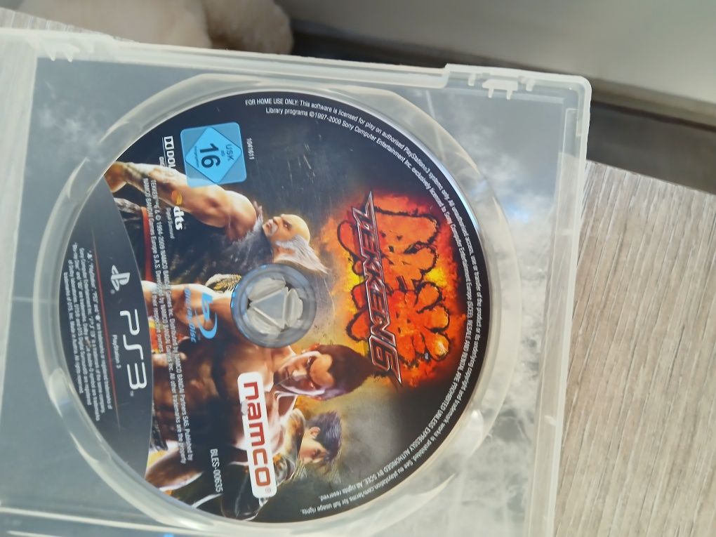 Продавам плеистеишан 3 с 12 игри