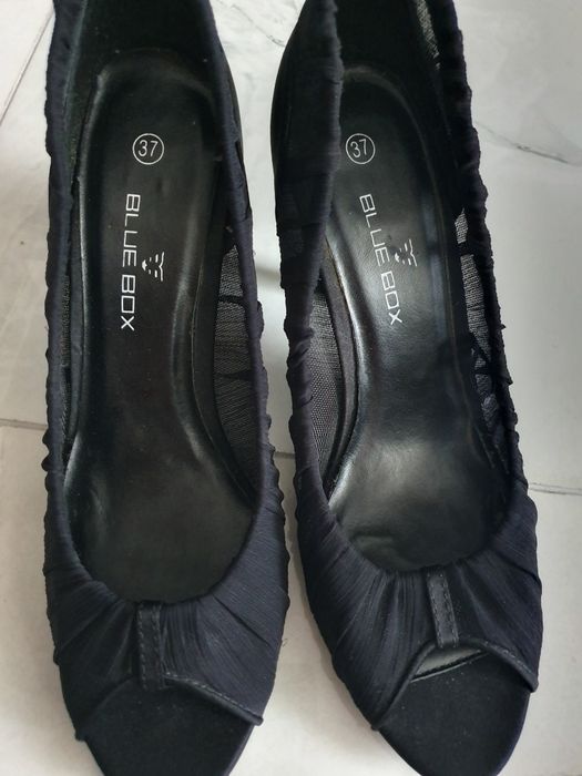 Pantofi nr 37,pt picior subțire, 50 lei