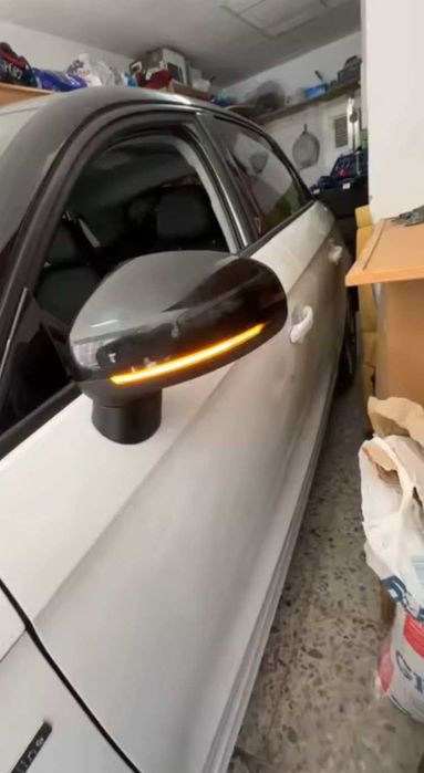 Динамични бягащи мигачи за огледалата за Audi A1 Ауди А1 лед жълти