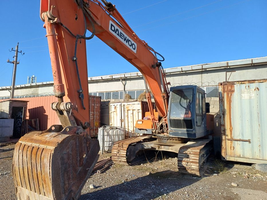 Продается  экскаватор