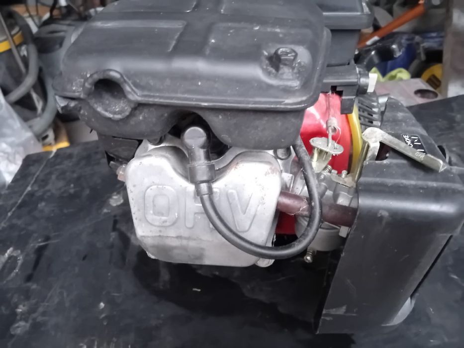 Motor MITSUBISHI GM 82P 2.4 ps