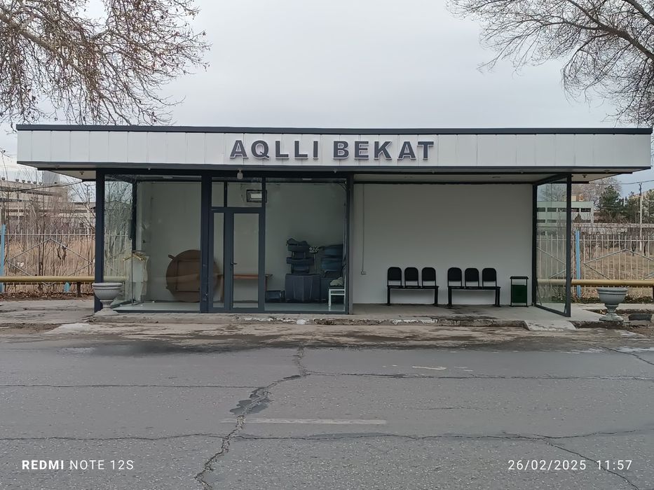 Tayyor bekat.Azot yoʻlida Sovurbuloqdan tepaga chiqqanda,yonida sanoat