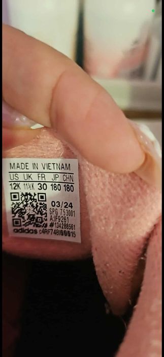 Маратонки nike air max и adidas fortatril