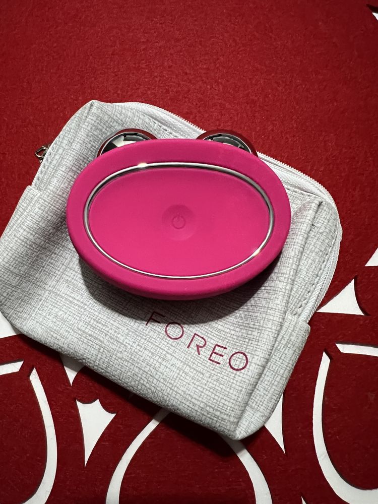 Foreo bear Fucsia dispozitiv cu microcurent