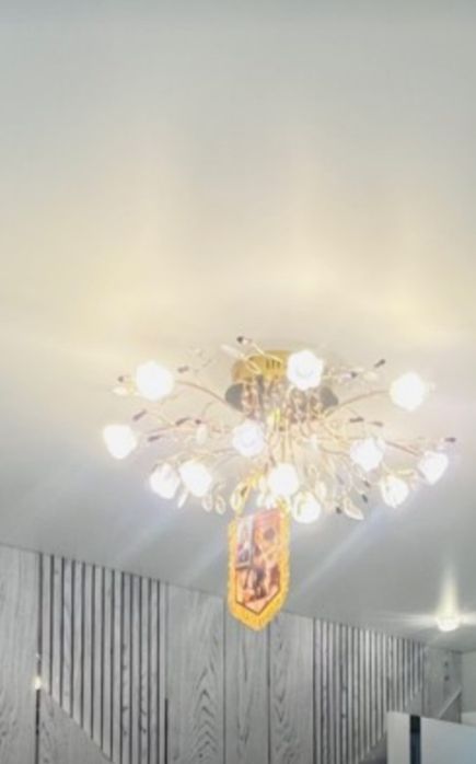 Люстра в зал 13лампочек