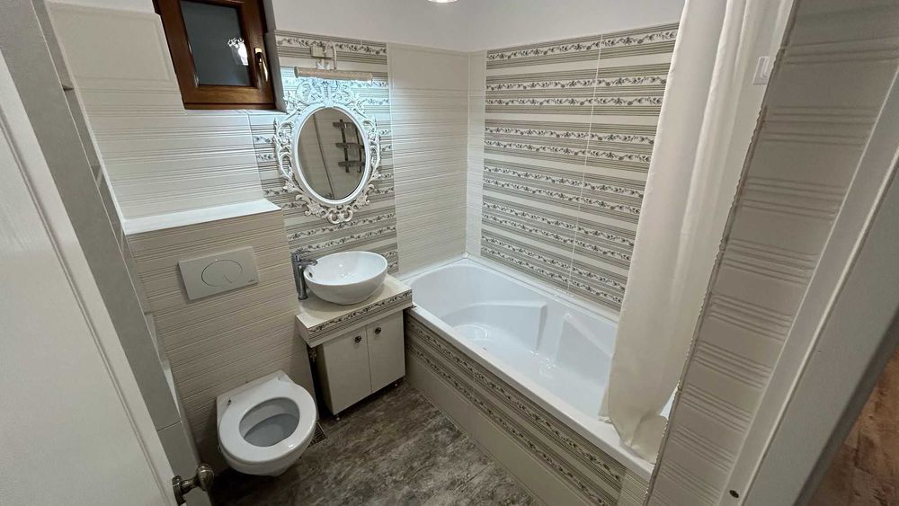 Inchiriez apartament de 135 mp cu grădină, 3 locuri paracre- 800E/luna