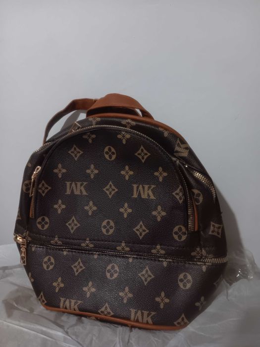 Дамска раничка по модел на Louis Vuitton