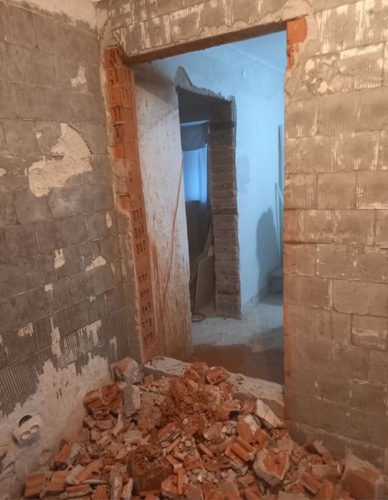 Demolări Taiere beton Decopertat gresie/faianta