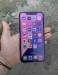 Iphone 11 pro добре работи въпреки че е ударено