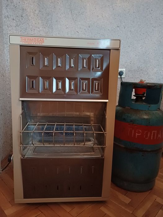 Газова отоплителна печка, окомплектована с газова бутилка