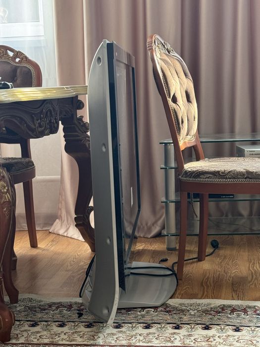 Телевизор с подставкой