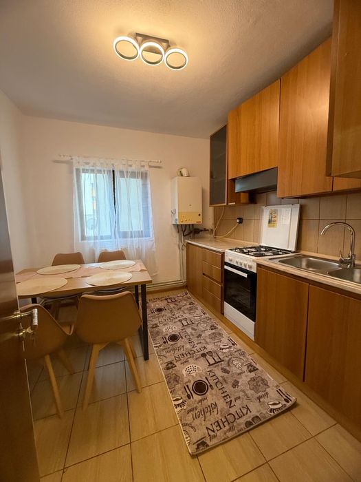 Apartament de inchiriat 3 camere ! Ultracentral ! Vis-a-vis Parâng!