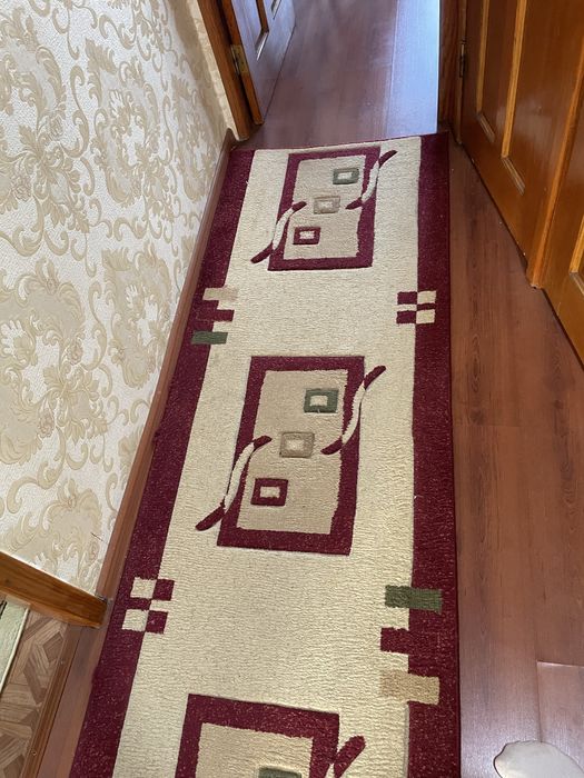 Продаю дорожку для холла