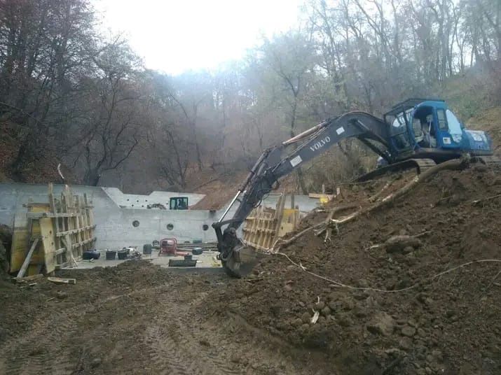 Excavator 22 tone Volvo Samsung SE 210-LC2 ,