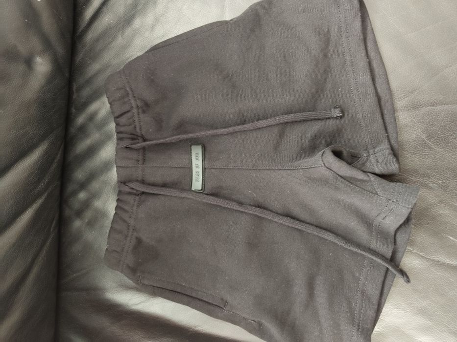 Pantaloni essential fog negri si gri
