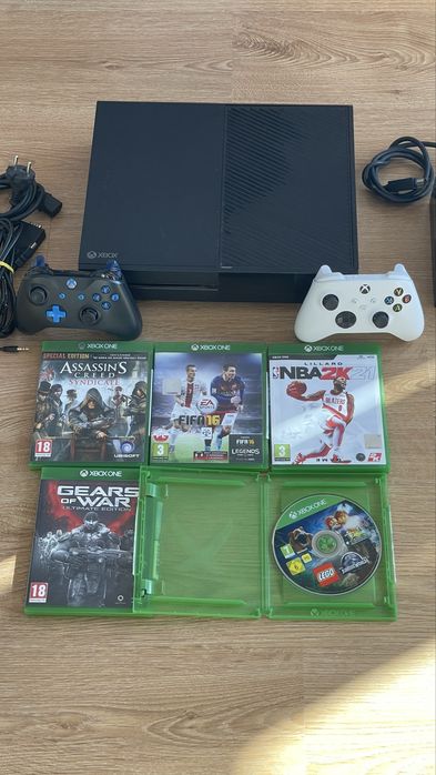 Consola XBOX ONE 500 GB + 2 Controllere + Jocuri Bonus