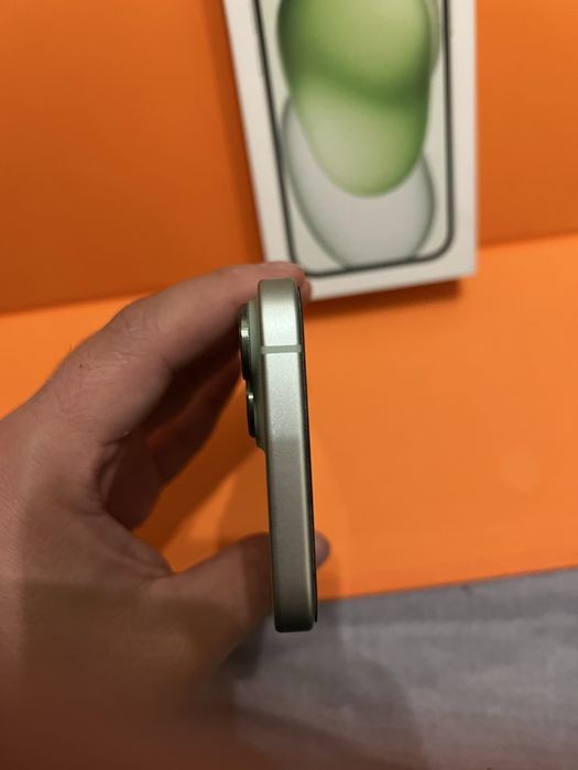 iPhone 15 в отличном состоянии