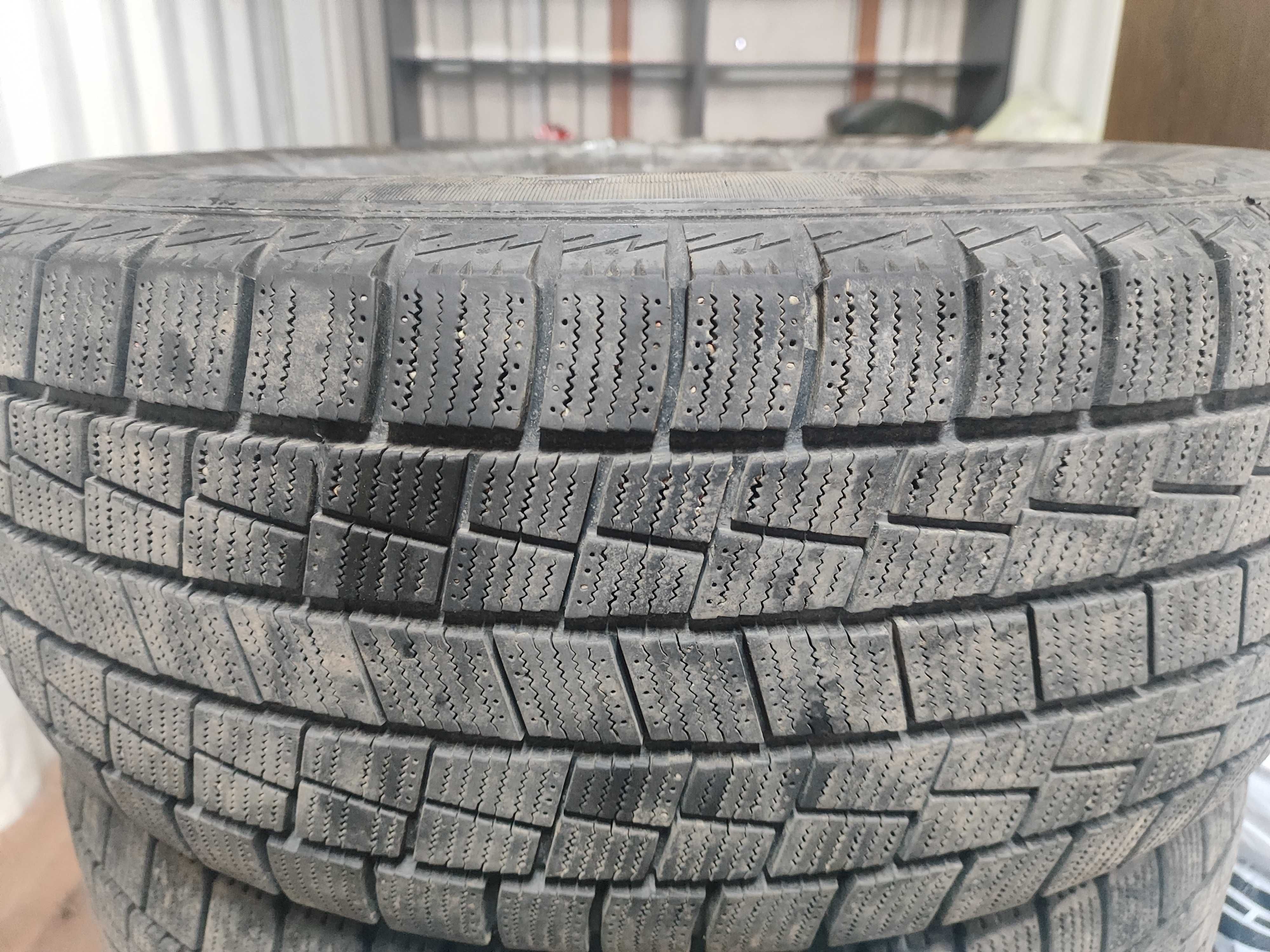 Продам комплект зимних шин 265/65 R 17